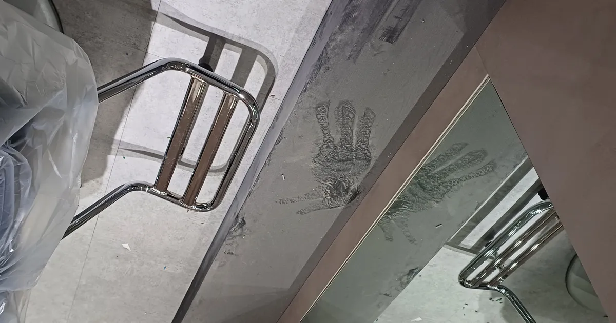 종암동 준공청소 공사 후 분진과 잔여물 정리 현장